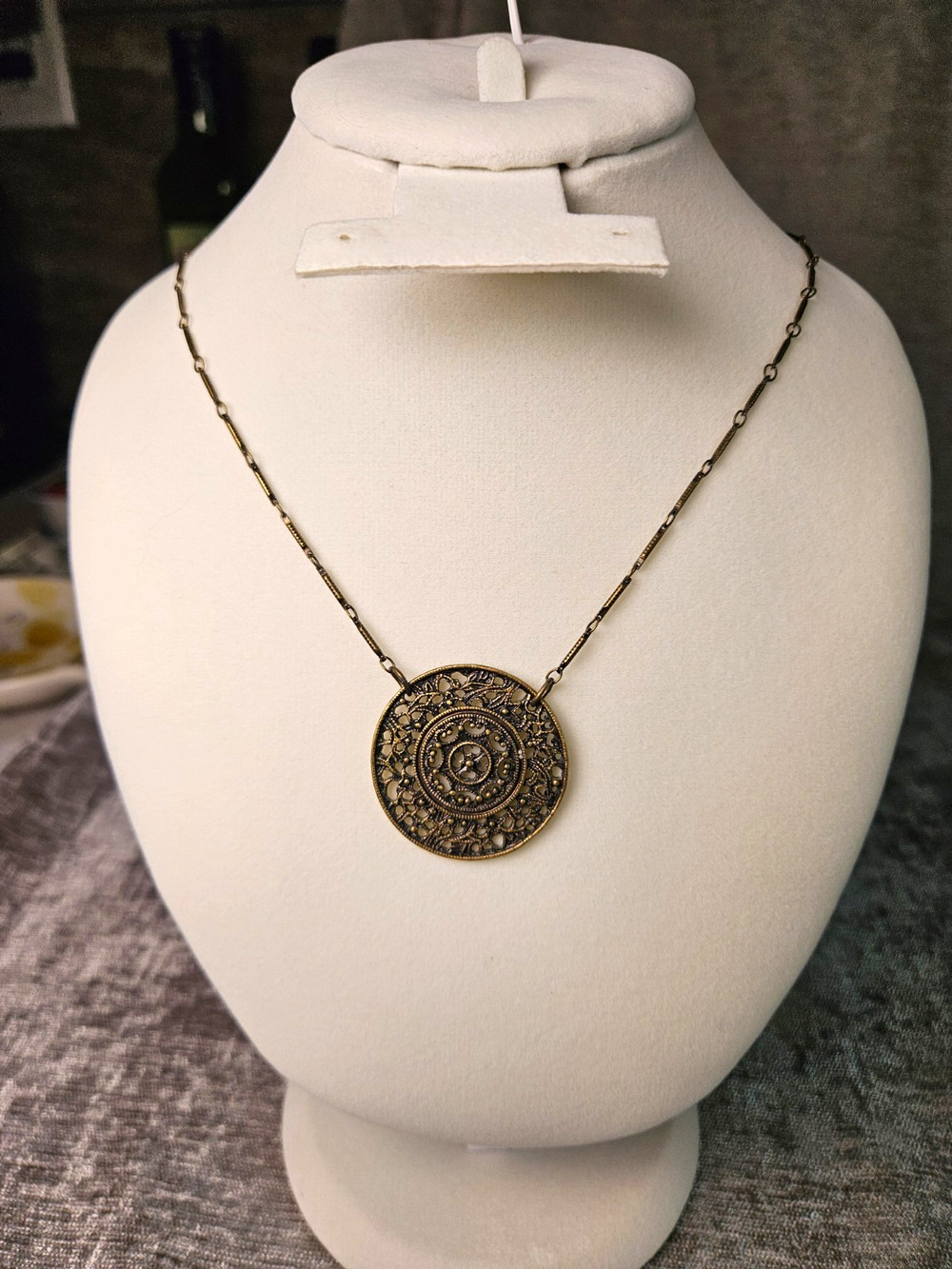 Gold Tone Round Filigree Medallion Choker Pendant Necklace Bar Link Adjustable